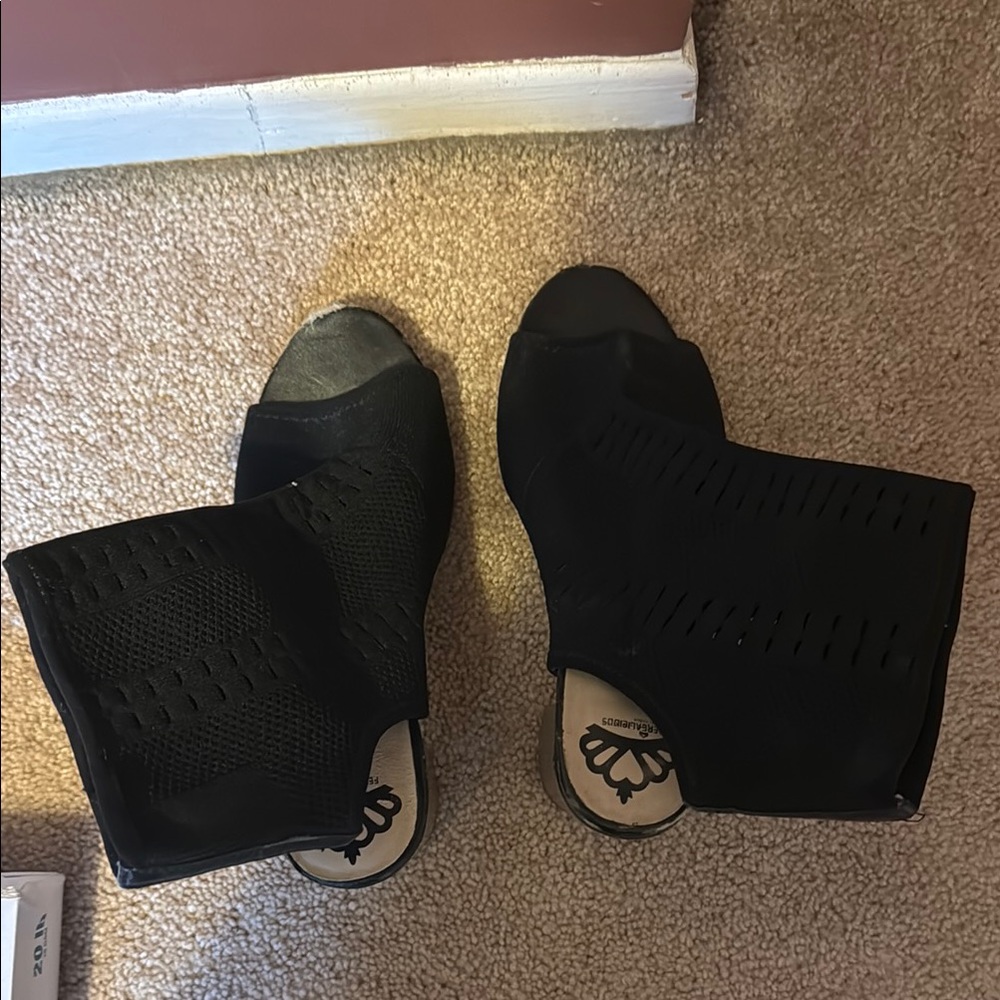 Black Open-Toe Wedge Sandals